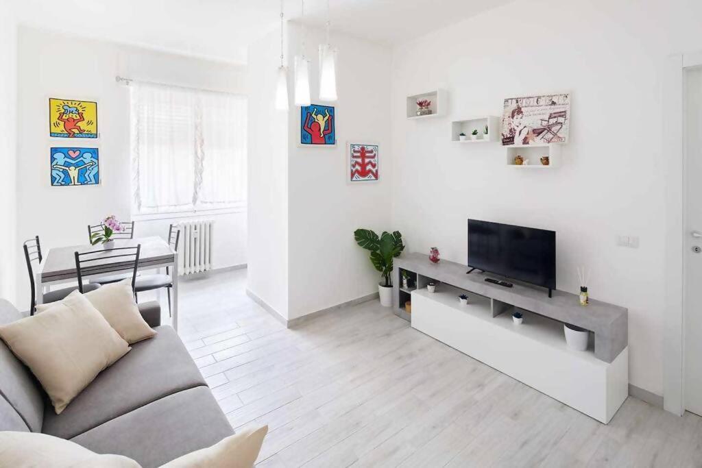 Sunny San Siro Stadio Apartment Milán Exterior foto