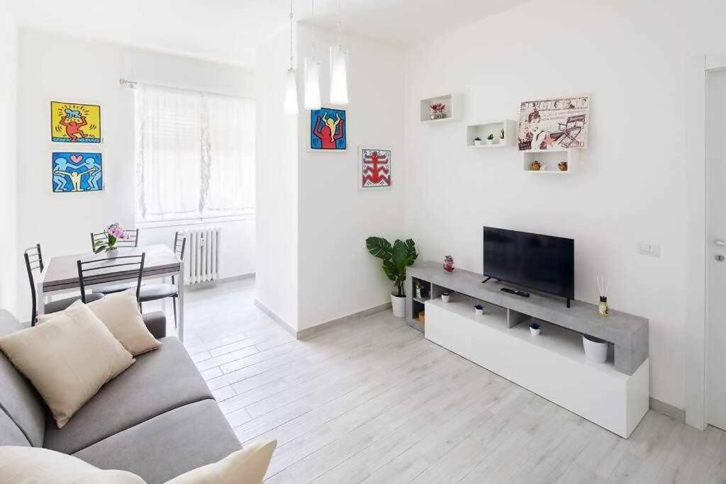 Sunny San Siro Stadio Apartment Milán Exterior foto